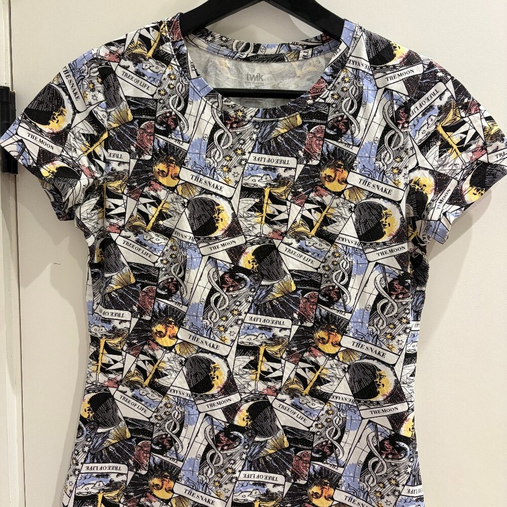 Stretchy Tarot card T-shirt